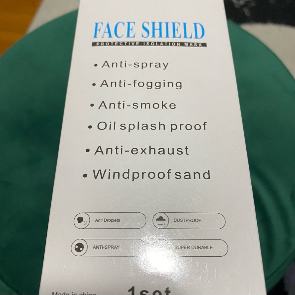 Face shield - Picture 3 of 3
